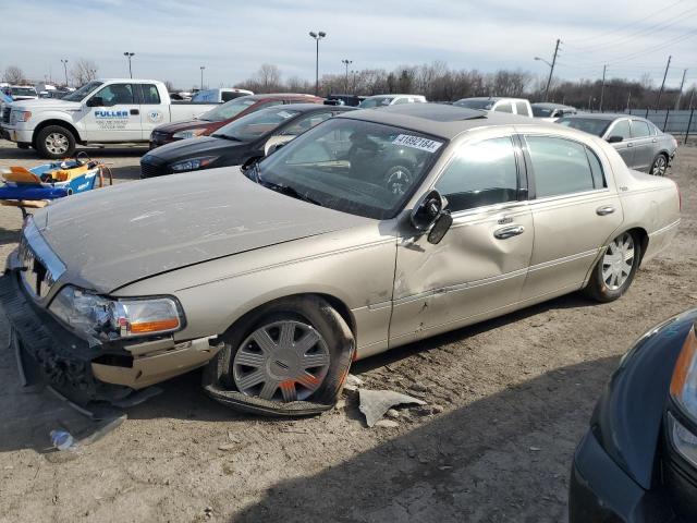 Image 1 of 2005 LINCOLN TOWN CAR SIGNATURE LIMITED 2005 with VIN 1LNHM82W05Y671082
