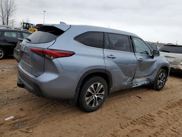 Image 3 of 2022 TOYOTA HIGHLANDER XLE 2022 with VIN 5TDHZRBH6NS195347