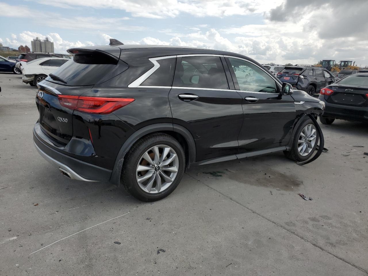 Obraz 3 z 2020 INFINITI QX50 PURE 2020 z VIN 3PCAJ5M13LF101430
