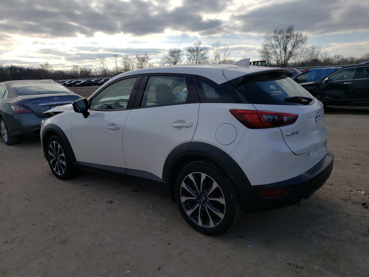 Изображение 2 2019 MAZDA CX-3 TOURING 2019 с VIN JM1DKDC73K0426988