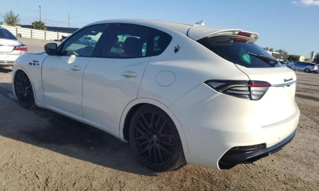 Изображение 2 2022 MASERATI LEVANTE MODENA 2022 с VIN ZN661YUMXNX402317