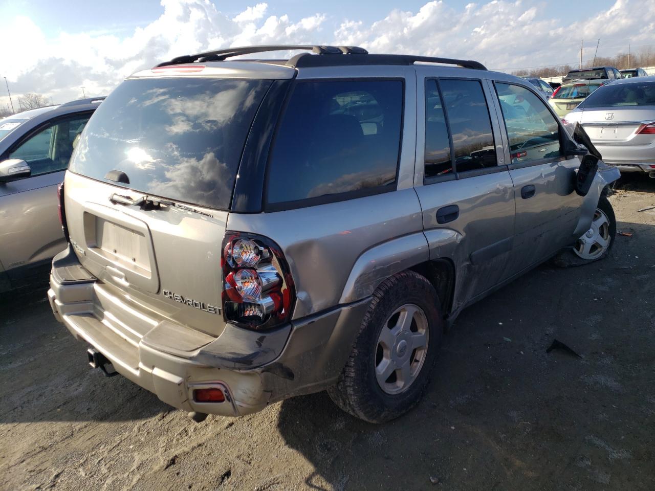 Image 3 of 2003 CHEVROLET TRAILBLAZER  2003 with VIN 1GNDT13S532239958