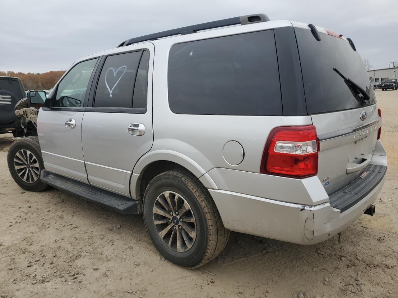 Obraz 2 z 2016 FORD EXPEDITION XLT 2016 z VIN 1FMJU1HT5GEF43740