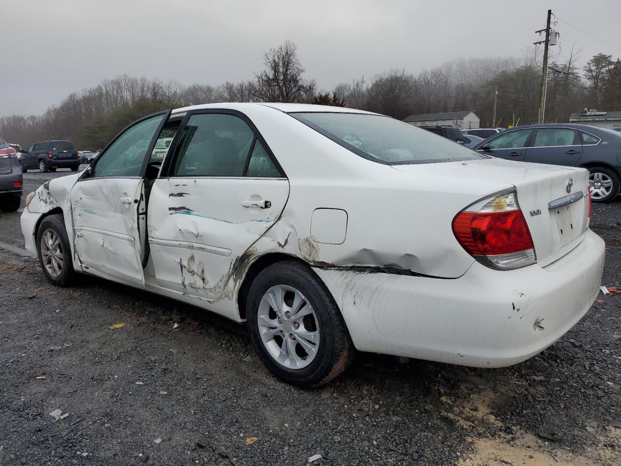 Image 2 of 2005 TOYOTA CAMRY LE 2005 with VIN 4T1BE30K55U623428