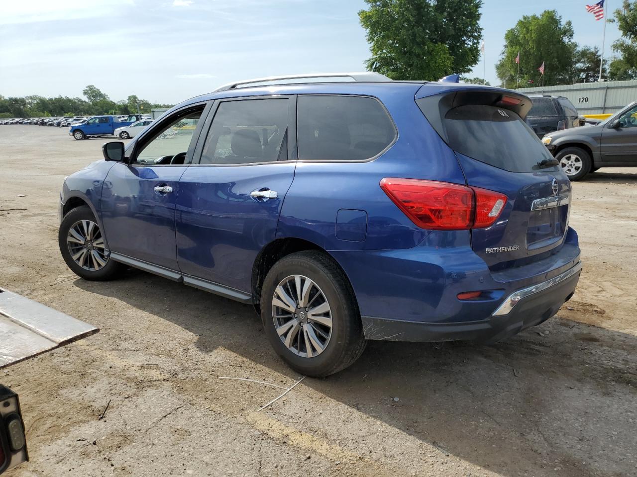 Изображение 2 2020 NISSAN PATHFINDER SL 2020 с VIN 5N1DR2CM1LC604768