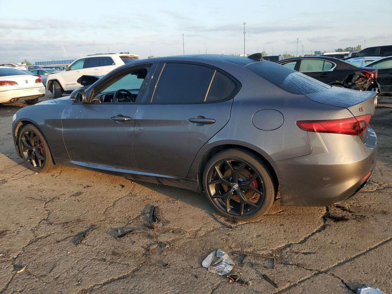 Obraz 2 z 2020 ALFA ROMEO GIULIA  2020 z VIN ZARFANAN8L7633801