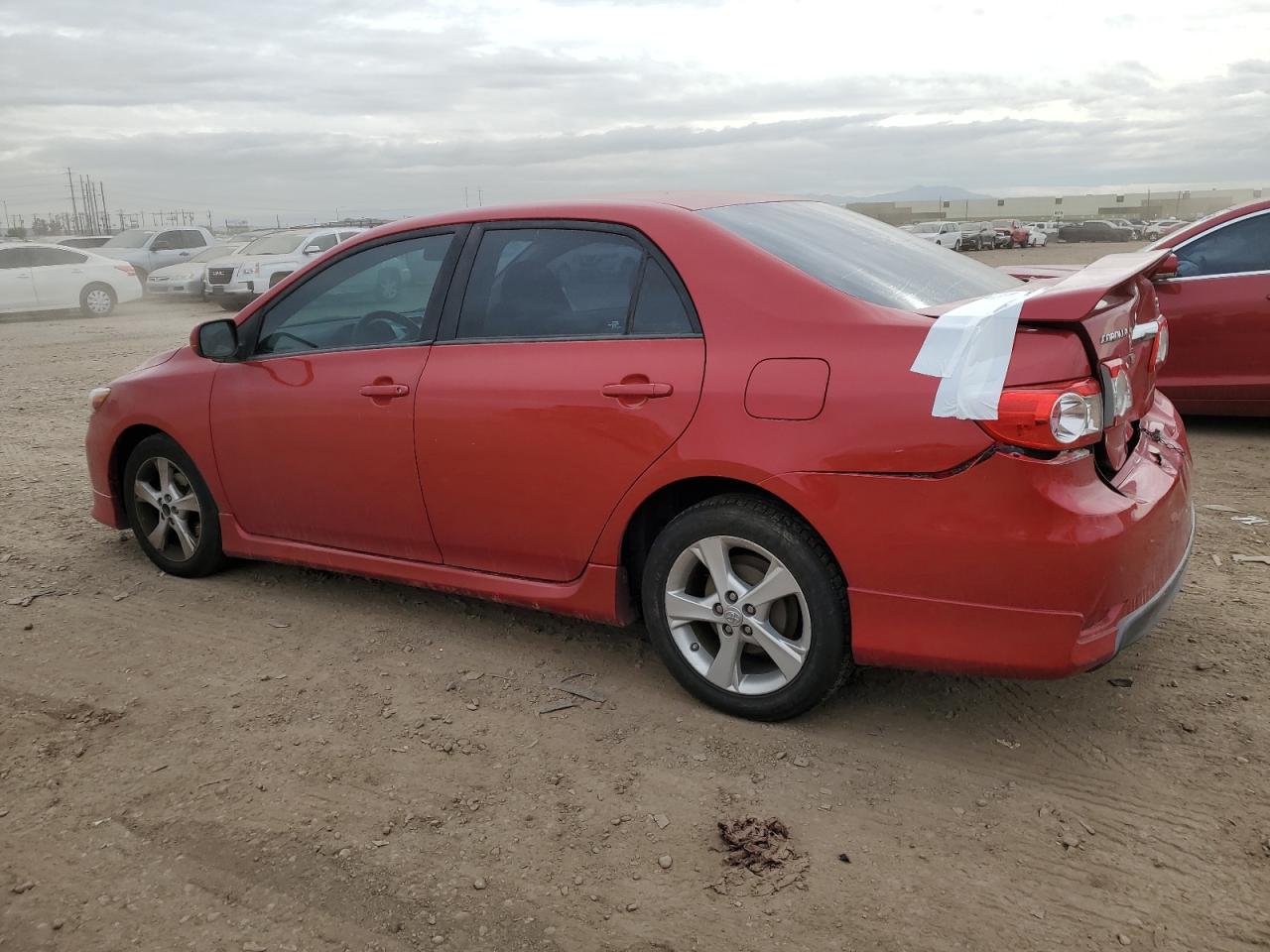 Obraz 2 z 2013 TOYOTA COROLLA BASE 2013 z VIN 5YFBU4EE7DP105610