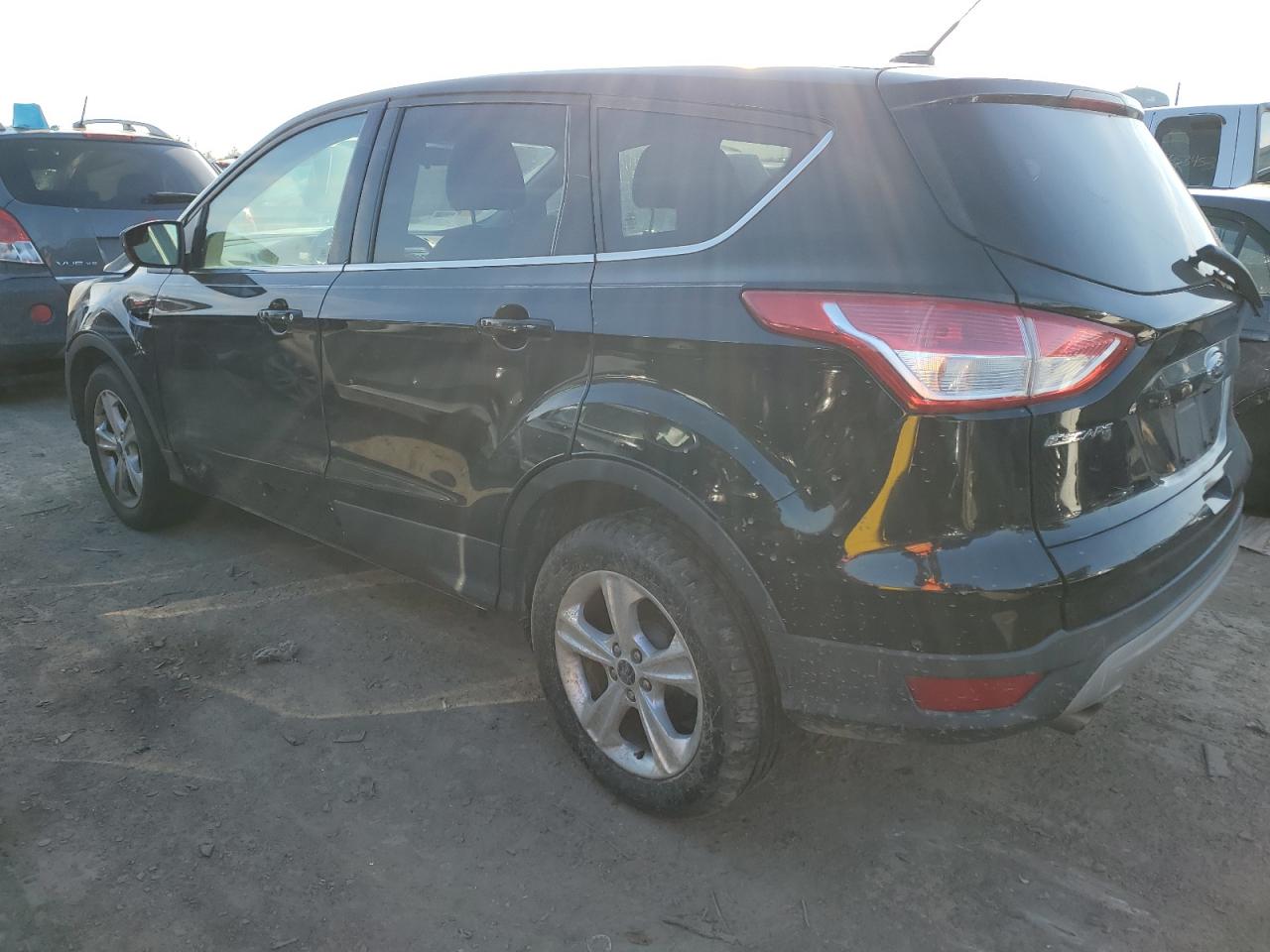Изображение 2 2016 FORD ESCAPE SE 2016 с VIN 1FMCU0G70GUB95472