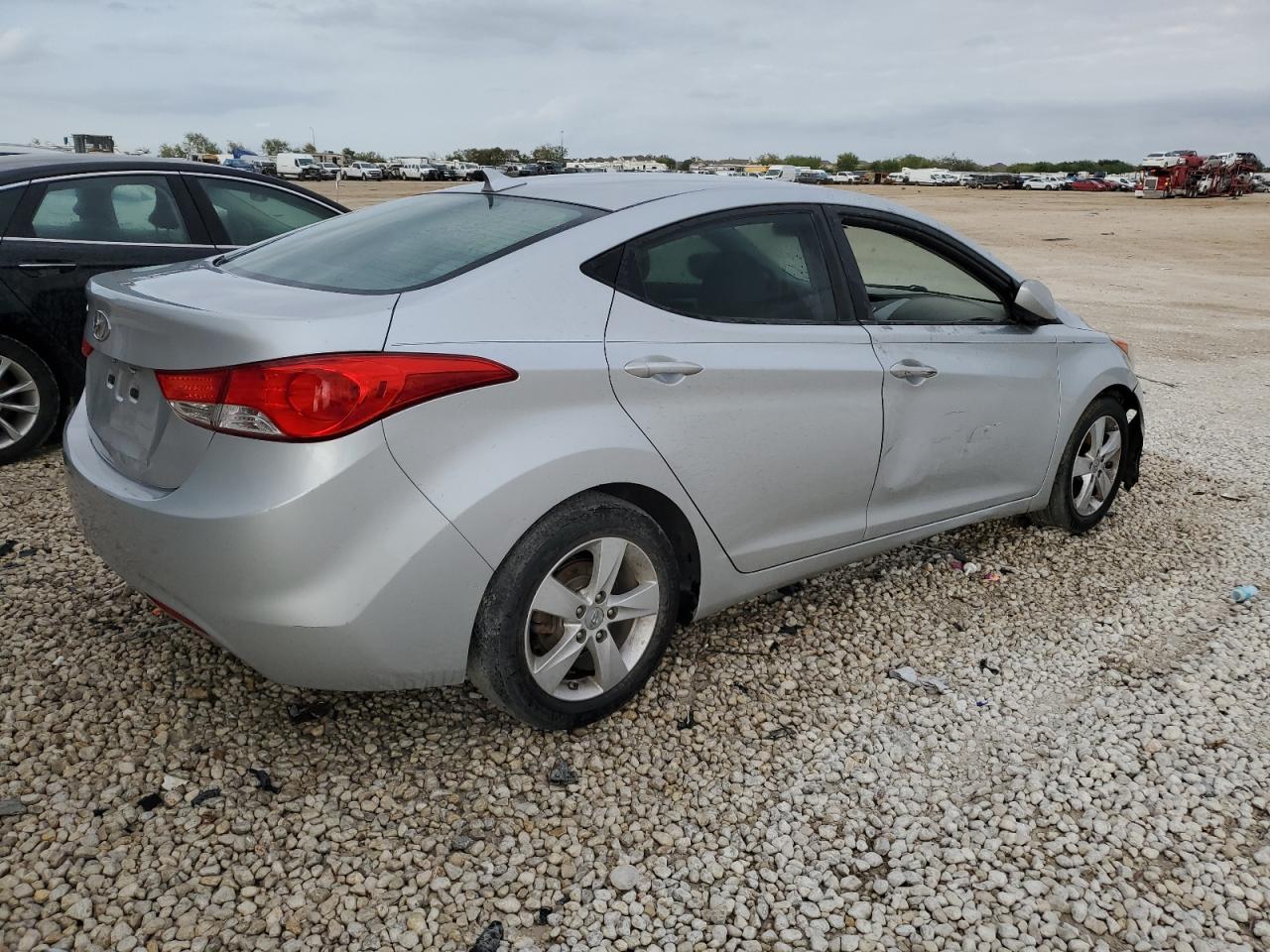 Obraz 3 z 2013 HYUNDAI ELANTRA GLS 2013 z VIN 5NPDH4AE6DH359843