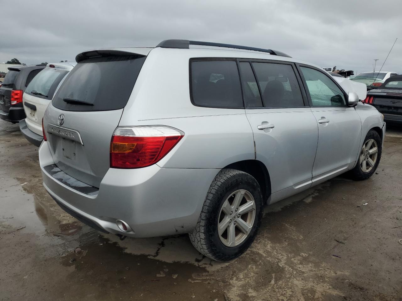 Obraz 3 z 2010 TOYOTA HIGHLANDER  2010 z VIN 5TDZK3EH7AS011268