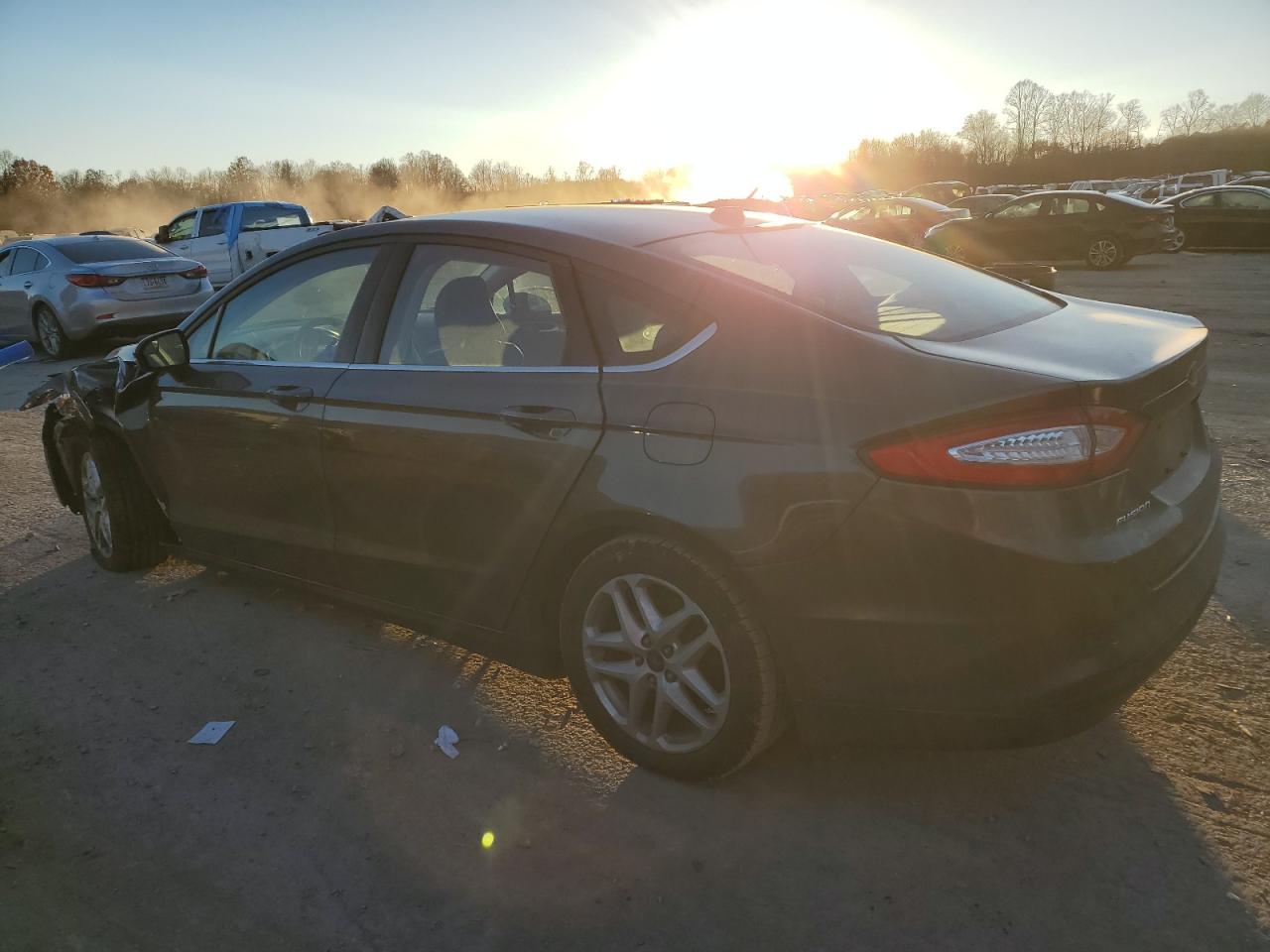 Image 2 of 2016 FORD FUSION SE 2016 with VIN 1FA6P0HD3G5116597