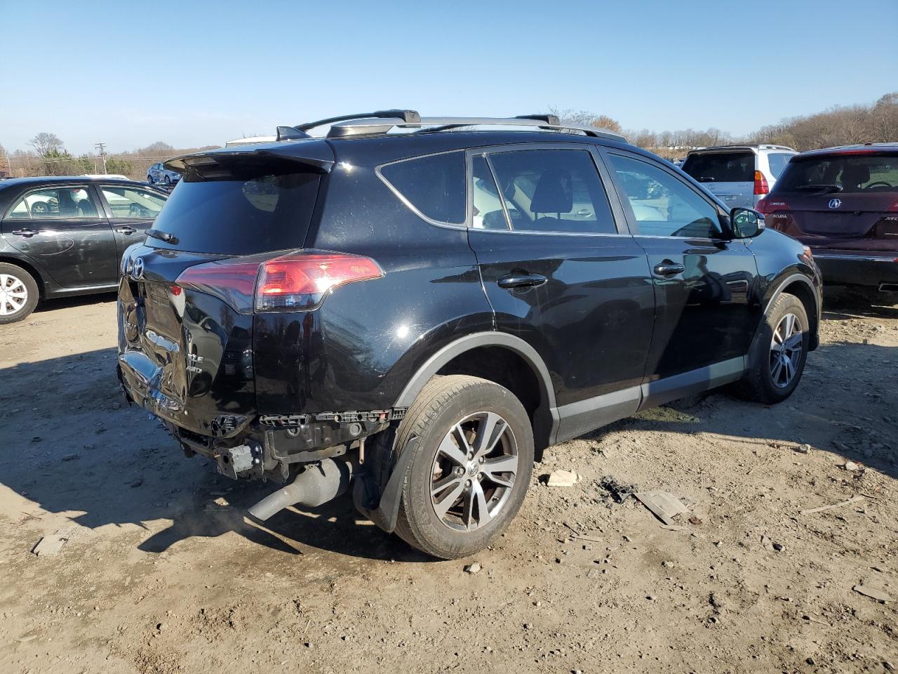 Изображение 3 2017 TOYOTA RAV4 XLE 2017 с VIN 2T3RFREV5HW566094