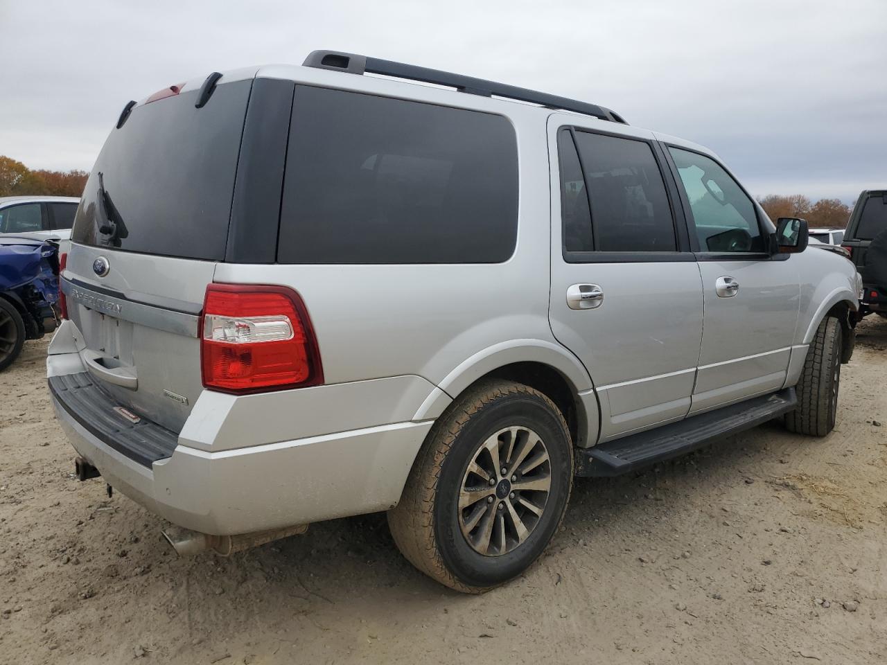 Obraz 3 z 2016 FORD EXPEDITION XLT 2016 z VIN 1FMJU1HT5GEF43740