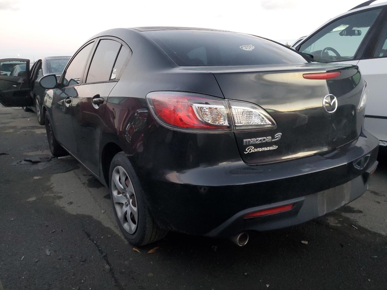 Obraz 2 z 2010 MAZDA 3 I 2010 z VIN JM1BL1SF2A1239312