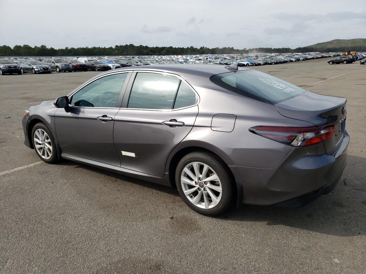 Изображение 2 2021 TOYOTA CAMRY LE 2021 с VIN 4T1R11AKXMU580622