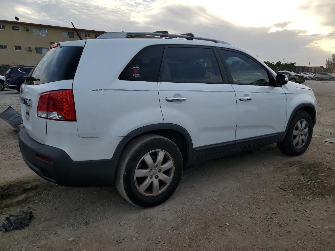 Obraz 3 z 2013 KIA SORENTO LX 2013 z VIN 5XYKT3A6XDG343886