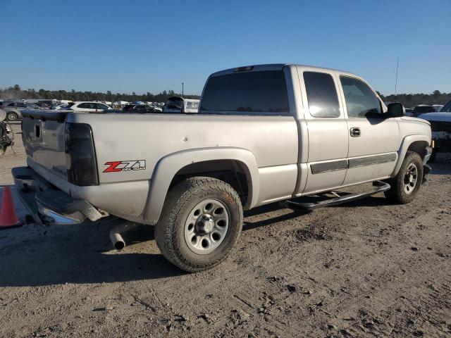 Image 3 of 2004 CHEVROLET SILVERADO K1500 2004 with VIN 2GCEK19T041263408