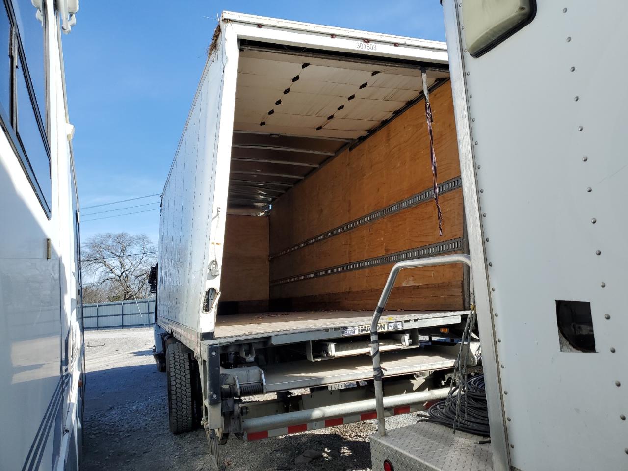 Image 3 of 2020 HINO 258/268  2020 with VIN 5PVNJ8JT4L4S59386