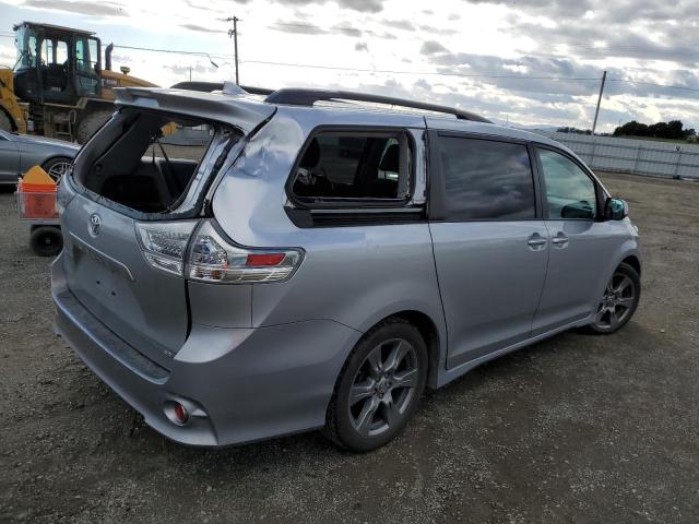 Image 3 of 2018 TOYOTA SIENNA SE 2018 with VIN 5TDXZ3DC6JS958455