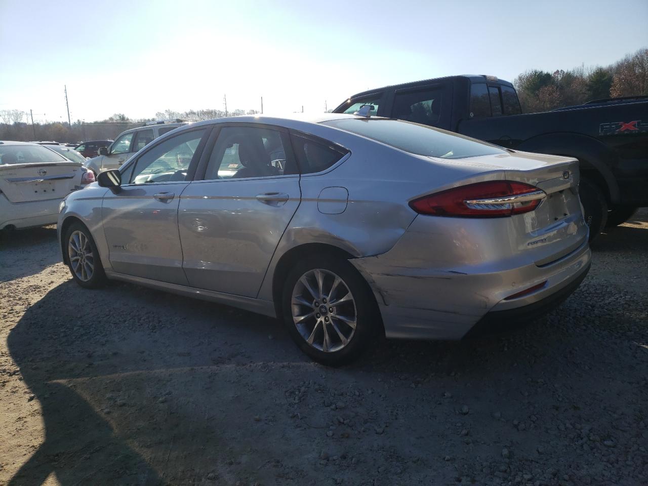 Image 2 of 2019 FORD FUSION SE 2019 with VIN 3FA6P0LU5KR180489