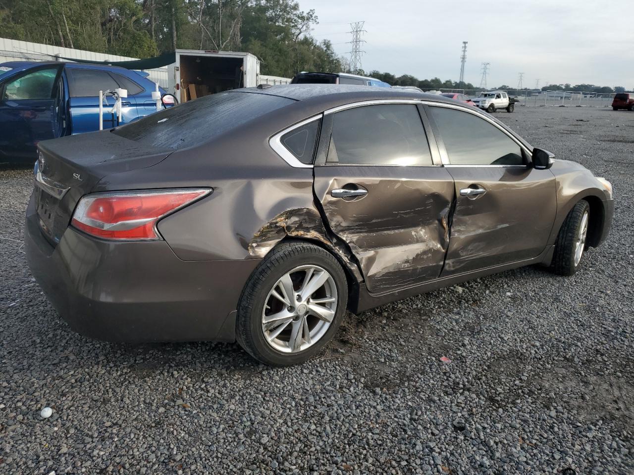 Image 3 of 2013 NISSAN ALTIMA 2.5 2013 with VIN 1N4AL3AP6DC282325