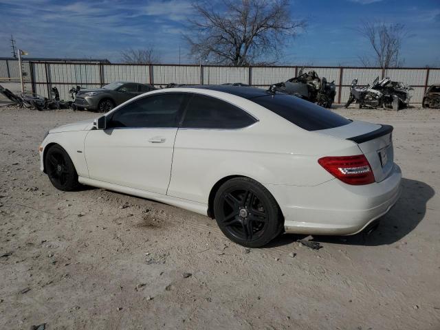 Obraz 2 z 2012 MERCEDES-BENZ C 250 2012 z VIN WDDGJ4HB4CF882256