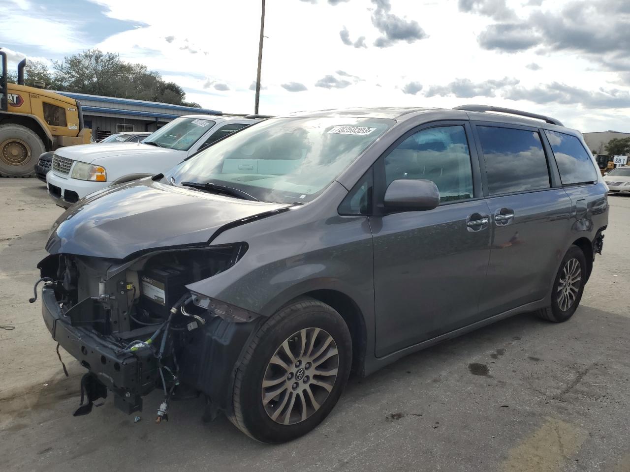 2019 TOYOTA SIENNA XLE 2019 image