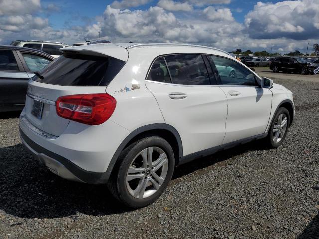 Image 3 of 2019 MERCEDES-BENZ GLA 250 2019 with VIN WDCTG4EB5KU014928