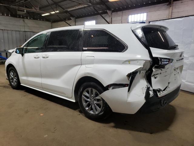Image 2 of 2022 TOYOTA SIENNA LE 2022 with VIN 5TDKRKECXNS076309