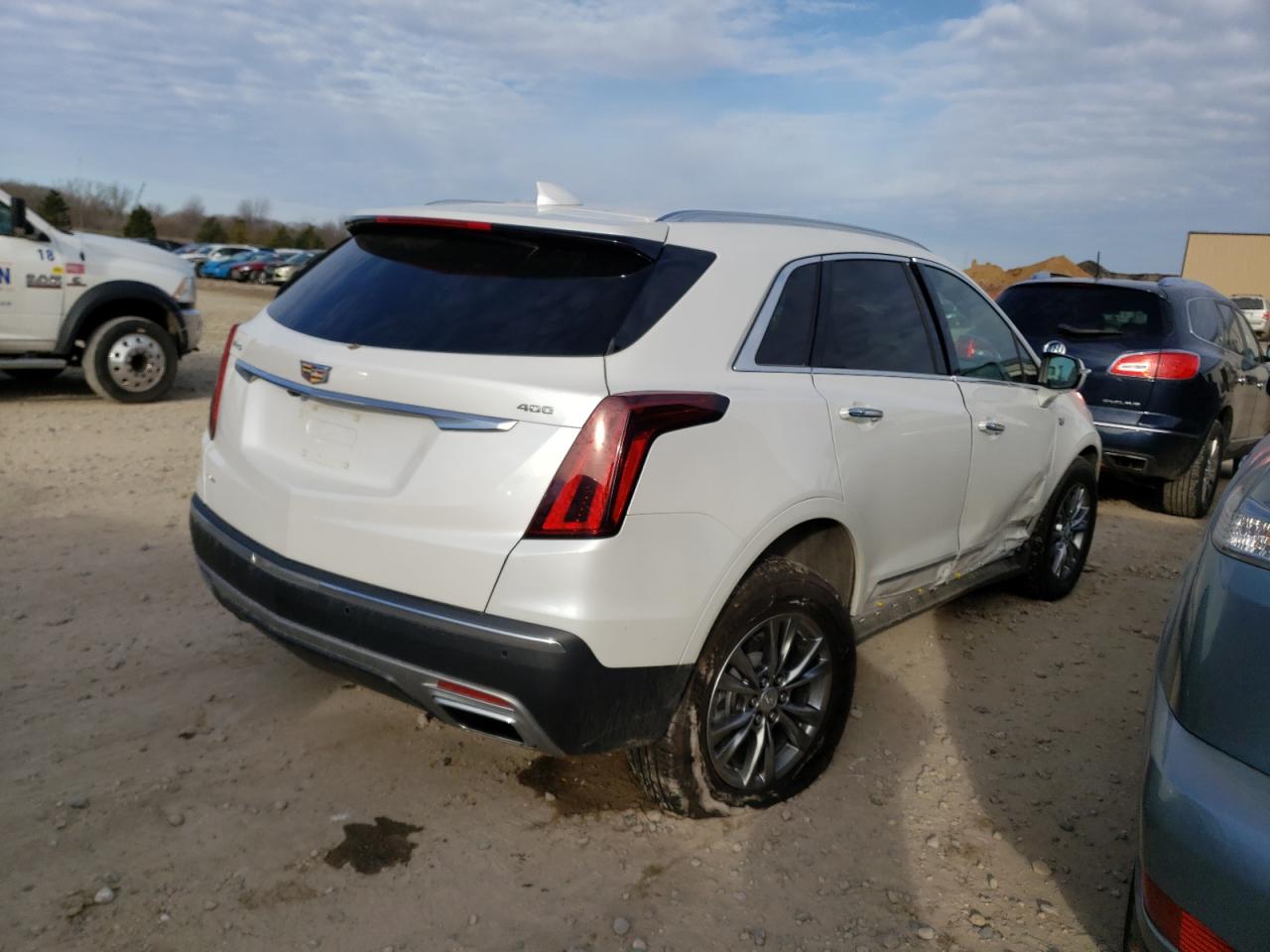Obraz 3 z 2021 CADILLAC XT5 PREMIUM LUXURY 2021 z VIN 1GYKNDRS7MZ125773