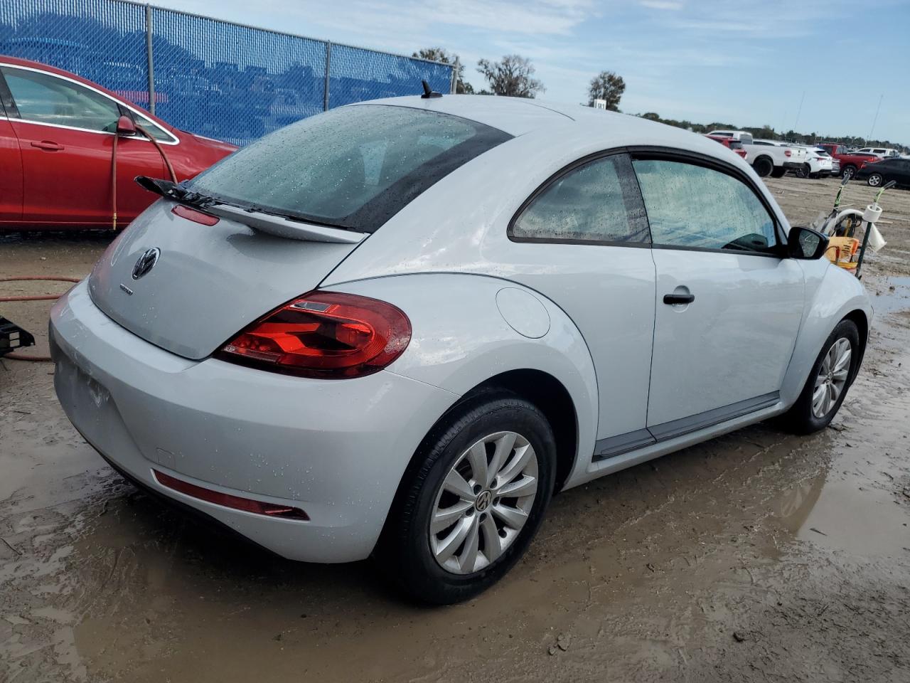 Изображение 3 2017 VOLKSWAGEN BEETLE 1.8T 2017 с VIN 3VWF17AT4HM613057