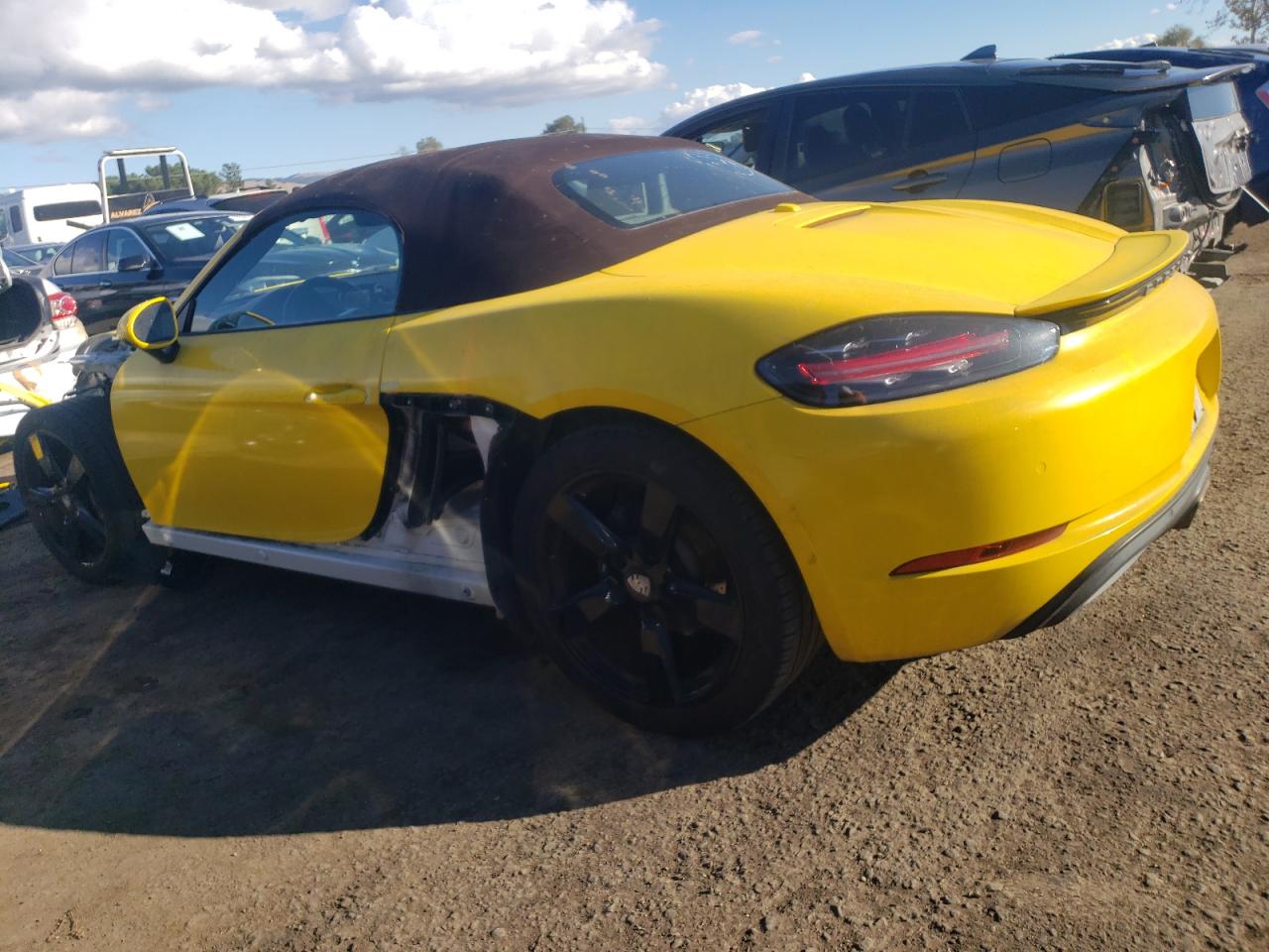 Изображение 2 Porsche Boxster Base 2019 с VIN WP0CA2A87KS211262
