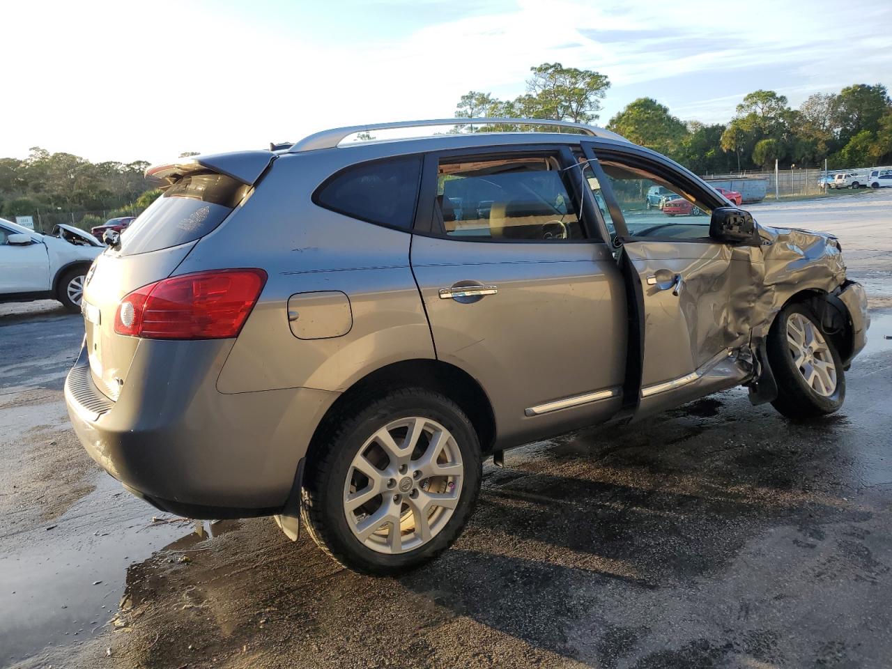 Obraz 3 z 2013 NISSAN ROGUE S 2013 z VIN JN8AS5MT8DW016258
