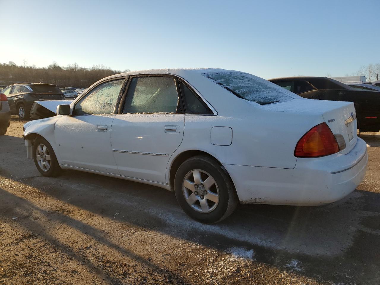 Image 2 of 2001 TOYOTA AVALON XL 2001 with VIN 4T1BF28B61U193673