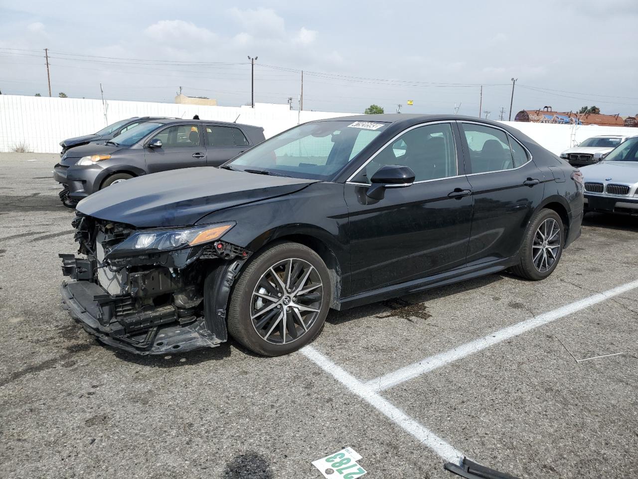 Изображение 1 2022 TOYOTA CAMRY SE 2022 с VIN 4T1G11AK5NU627967