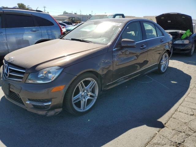 Obraz 1 z 2014 MERCEDES-BENZ C 250 2014 z VIN WDDGF4HB9EA957549