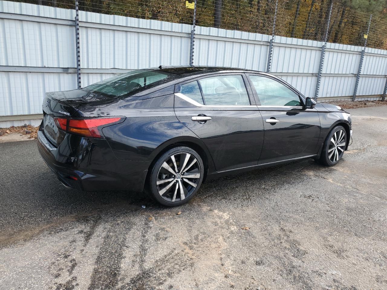 Image 3 of 2020 NISSAN ALTIMA PLATINUM 2020 with VIN 1N4BL4FV0LC123042