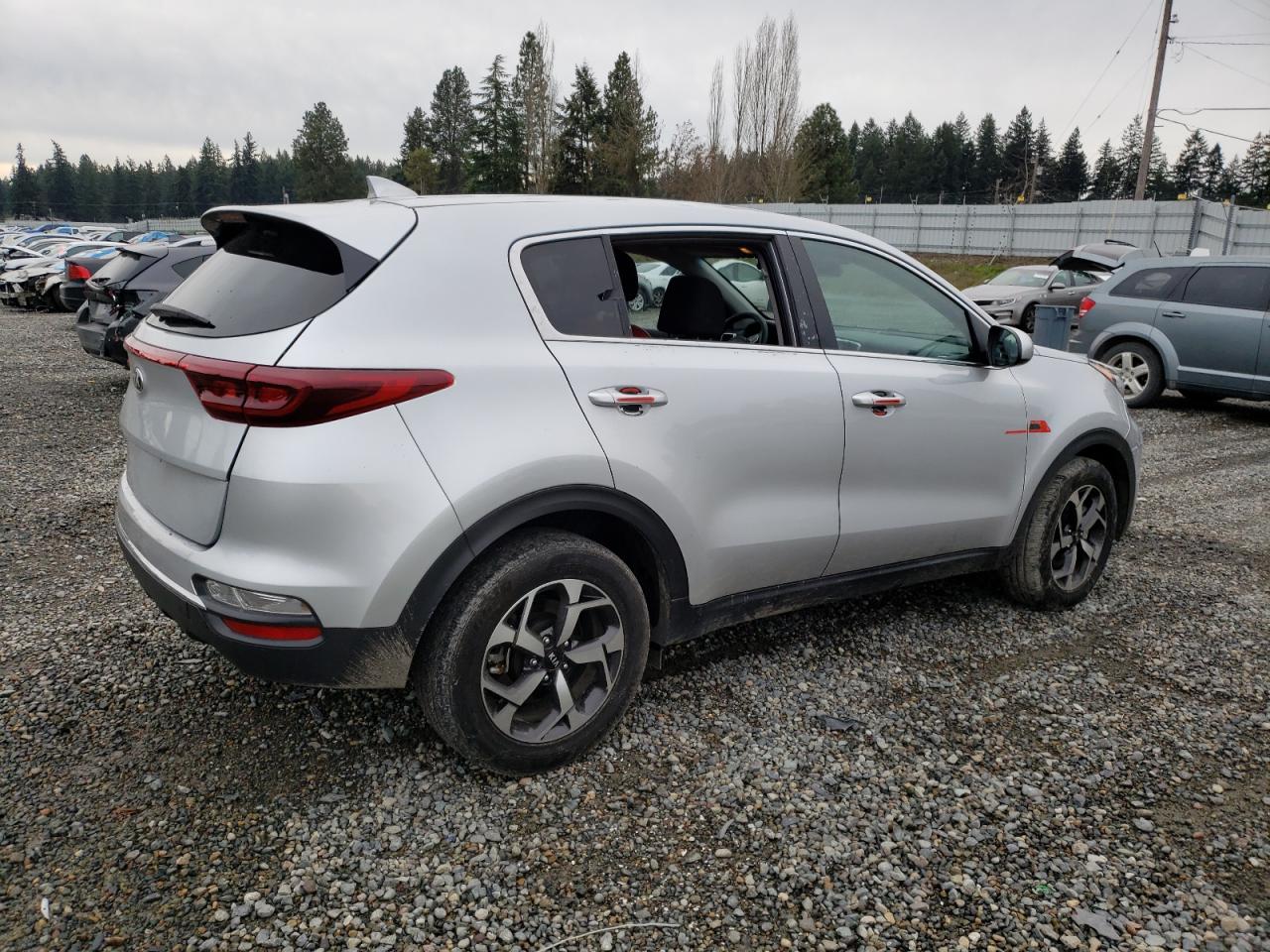 Image 3 of 2020 KIA SPORTAGE LX 2020 with VIN KNDPM3AC5L7757551