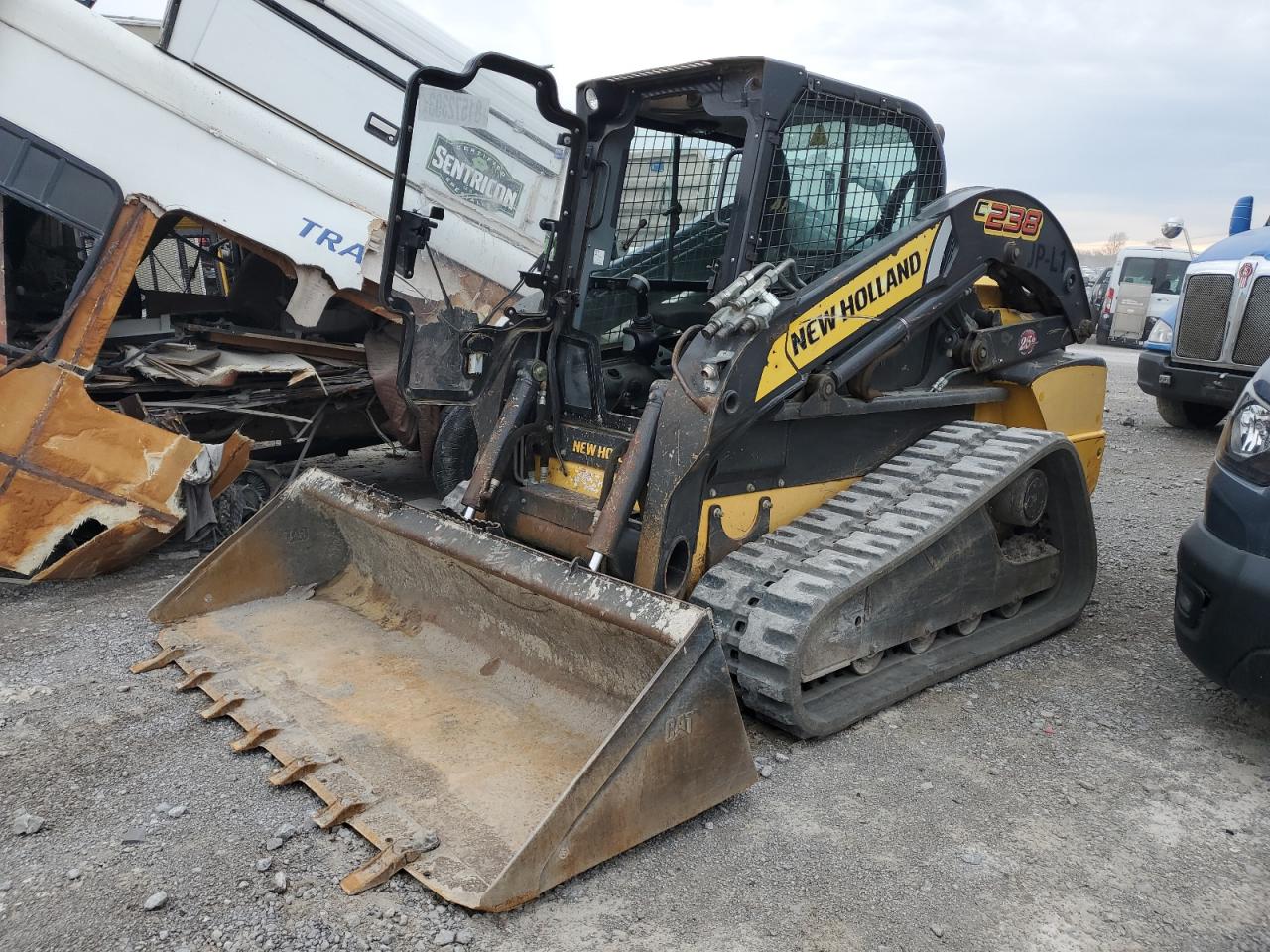 Obraz 2 z 2013 NEWH C238 2013 z VIN JAF0C238EDM470489