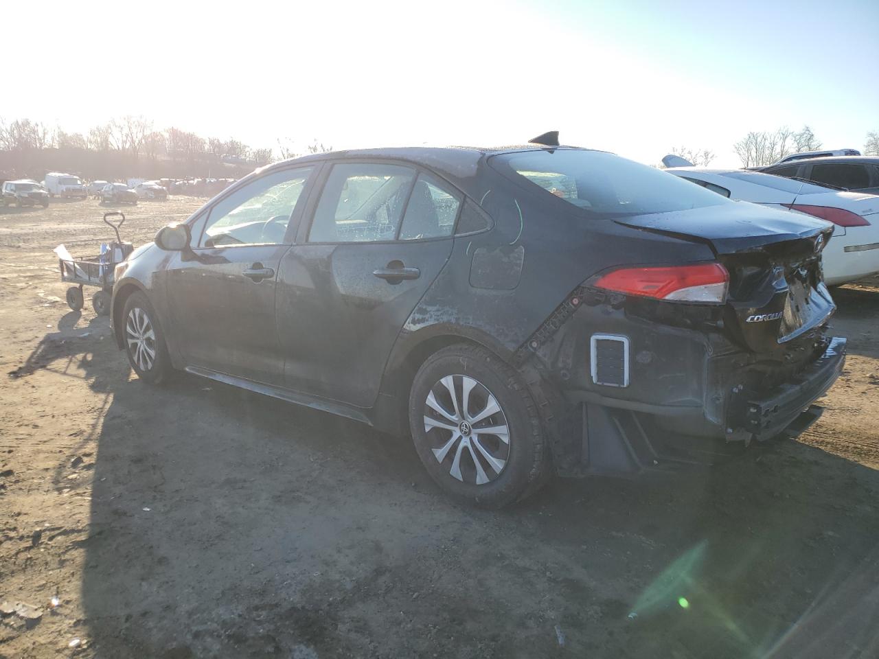 Obraz 2 z 2022 TOYOTA COROLLA LE 2022 z VIN JTDEAMDE3NJ056600