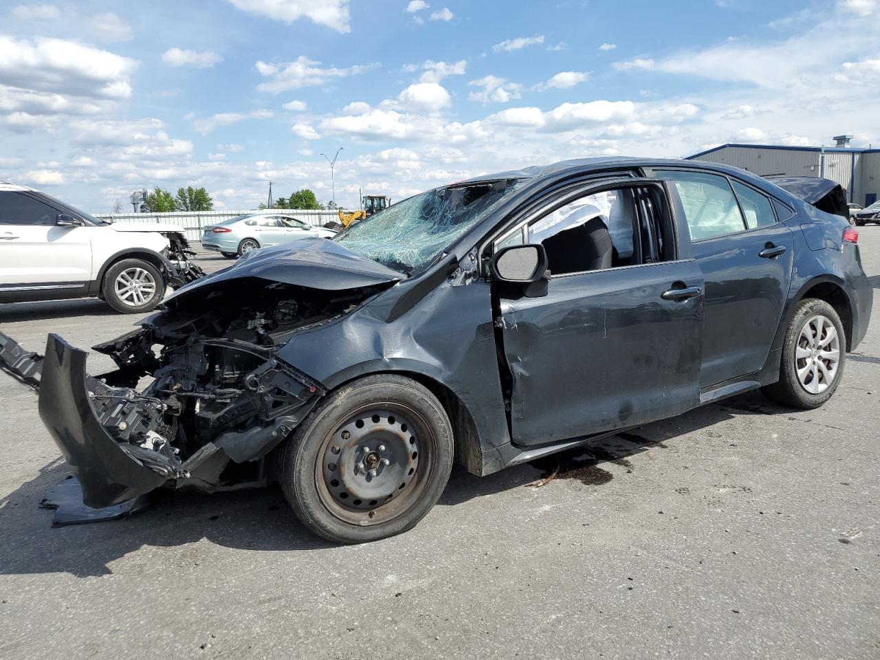 Image 1 of 2020 TOYOTA COROLLA LE 2020 with VIN JTDEPRAE7LJ047136