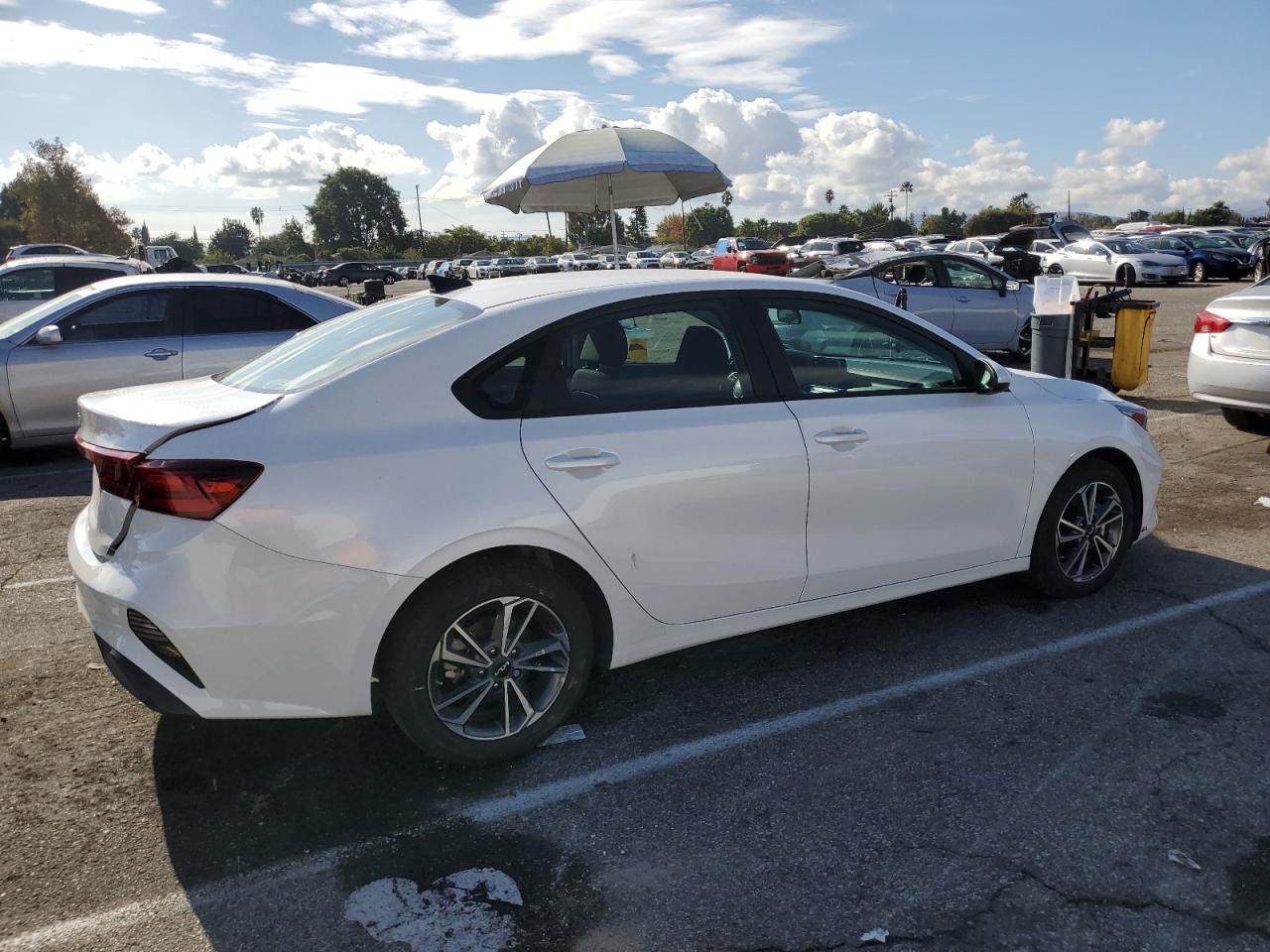 Obraz 3 z 2023 KIA FORTE LX 2023 z VIN 3KPF24AD0PE558784