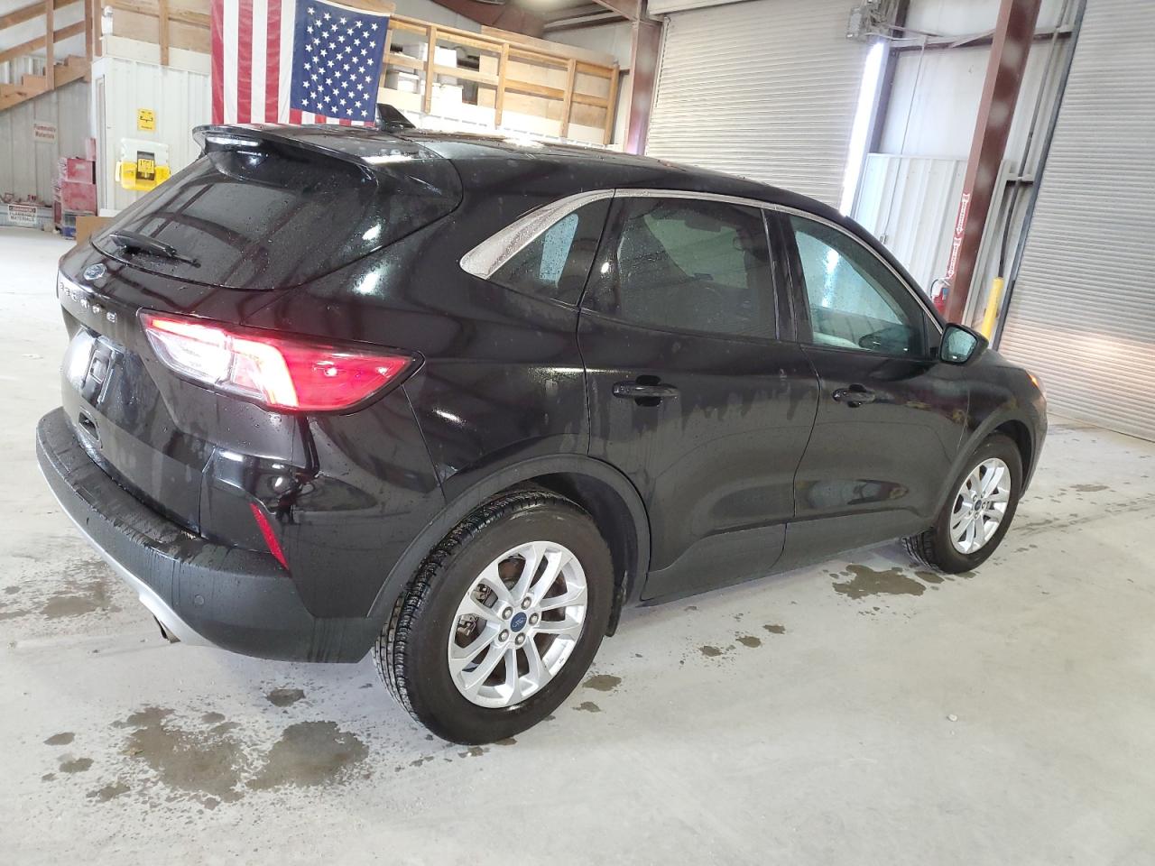 Image 3 of 2020 FORD ESCAPE SE 2020 with VIN 1FMCU0G62LUC60971
