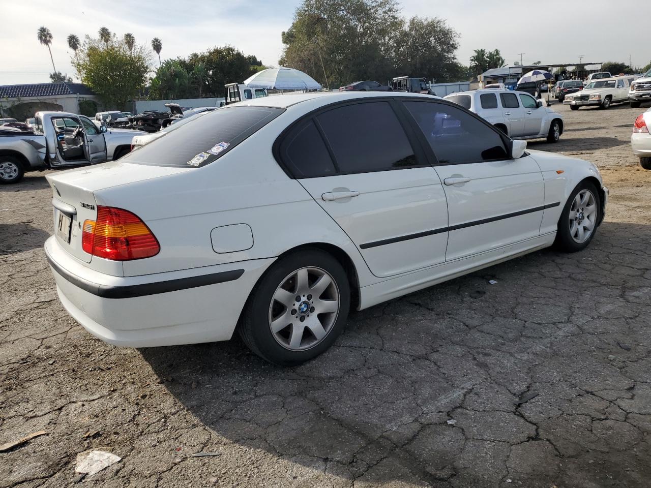 Obraz 3 z 2002 BMW 325 I 2002 z VIN WBAEV33442KL65423