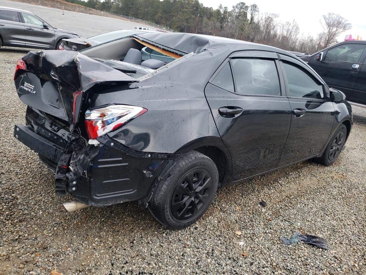 Image 3 of 2019 TOYOTA COROLLA L 2019 with VIN 2T1BURHE1KC188926