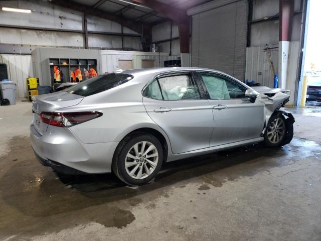 Image 3 of 2022 TOYOTA CAMRY LE 2022 with VIN 4T1C11AK3NU700932