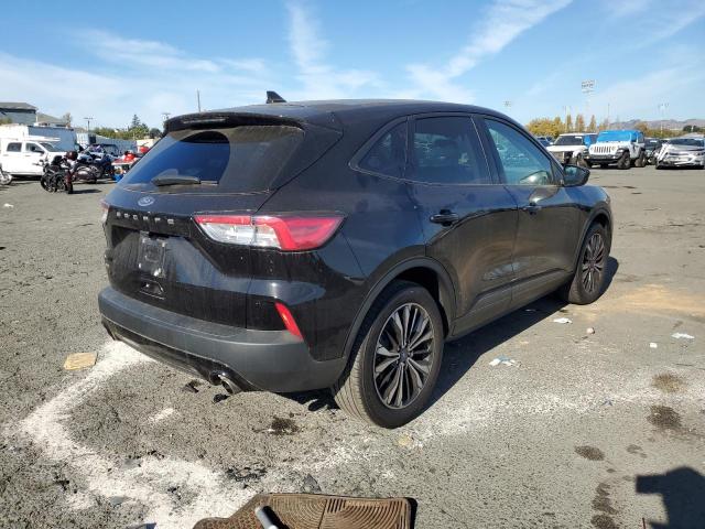 Image 3 of 2022 FORD ESCAPE SE 2022 with VIN 1FMCU0G62NUA87360