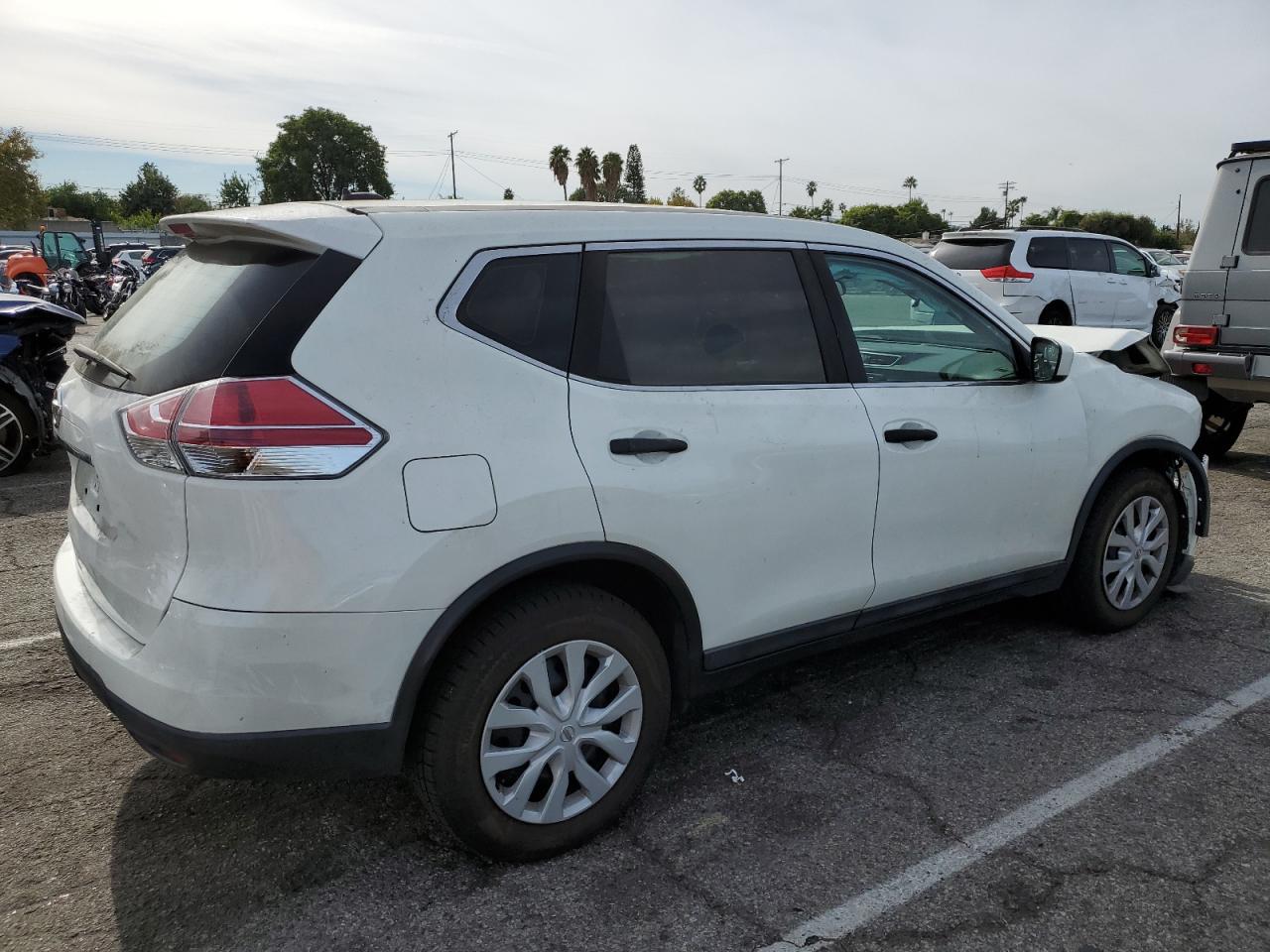 Image 3 of 2016 NISSAN ROGUE S 2016 with VIN 5N1AT2MT7GC800083