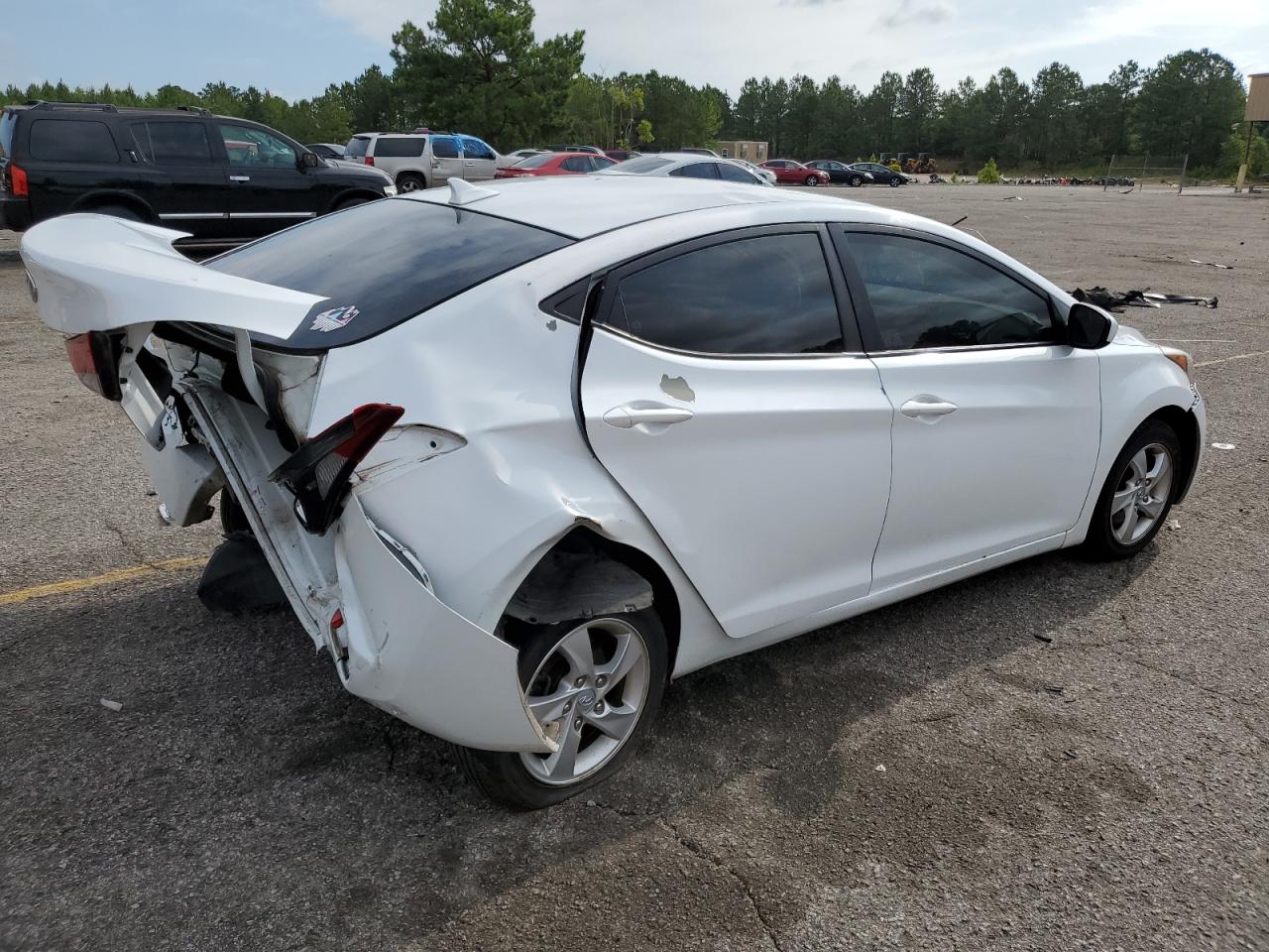Image 3 of Hyundai Elantra Se 2015 with VIN 5NPDH4AE0FH567719