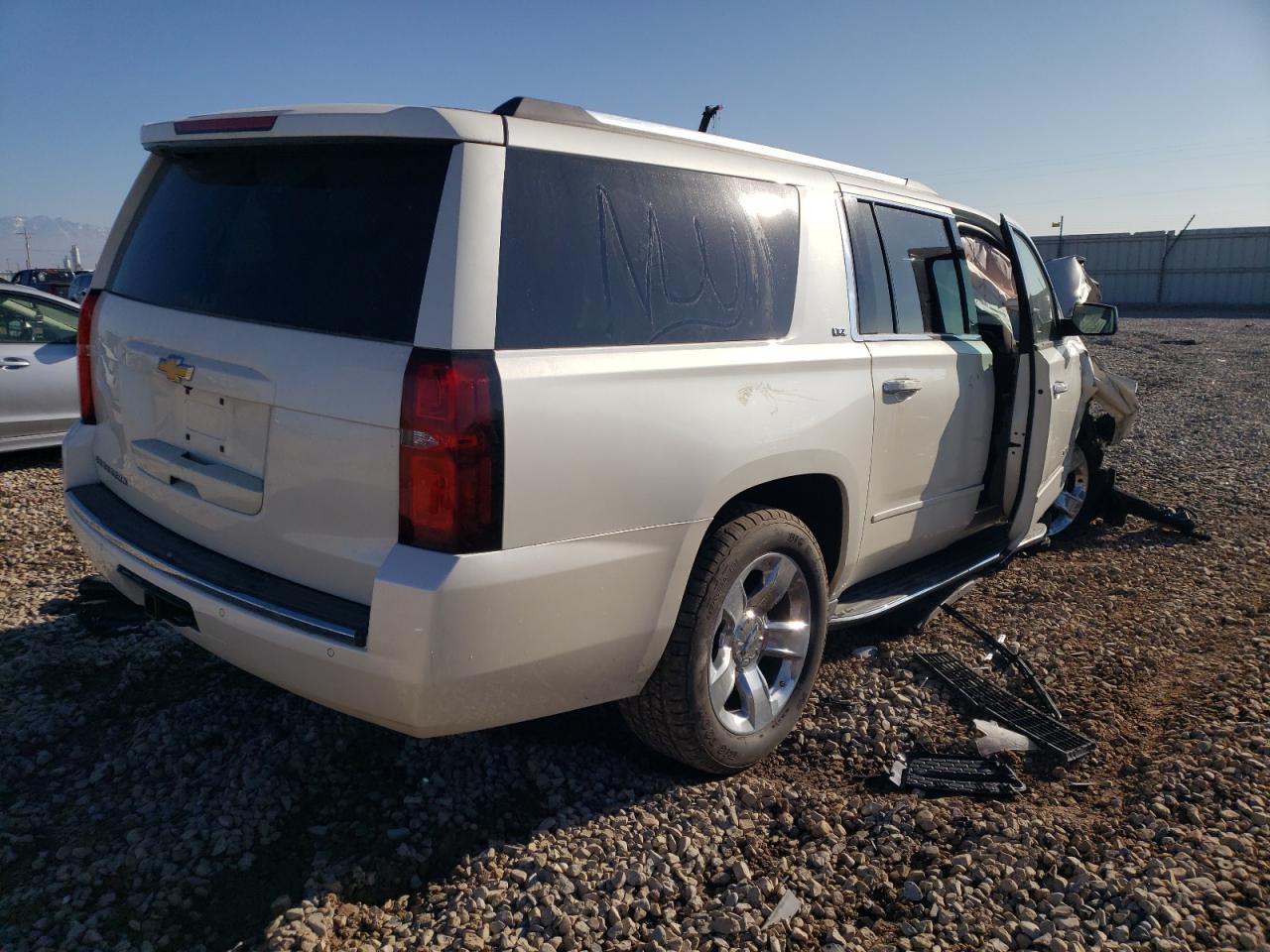 Изображение 3 2015 CHEVROLET SUBURBAN K1500 LTZ 2015 с VIN 1GNSKKKC9FR307099